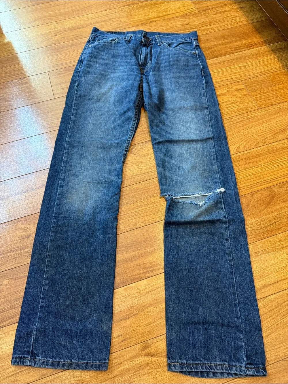 Levi's Men's Blue Straight-Leg Jeans with Knee Rip 30x32